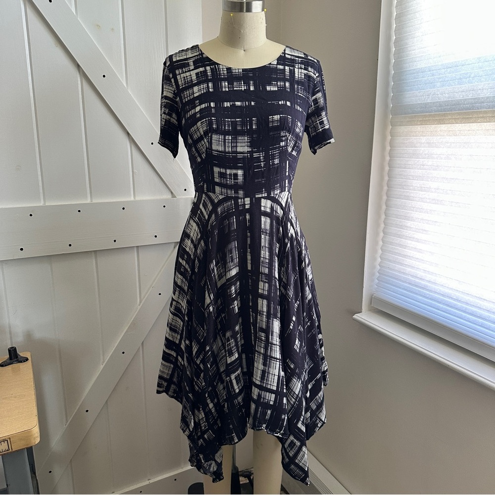 Anthropologie Handkerchief Hem Abstract Plaid Printed Dress